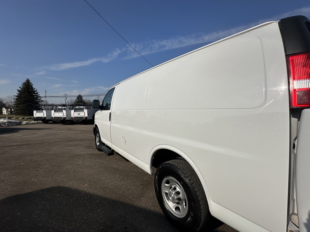 2019 Chevrolet Express Image 14