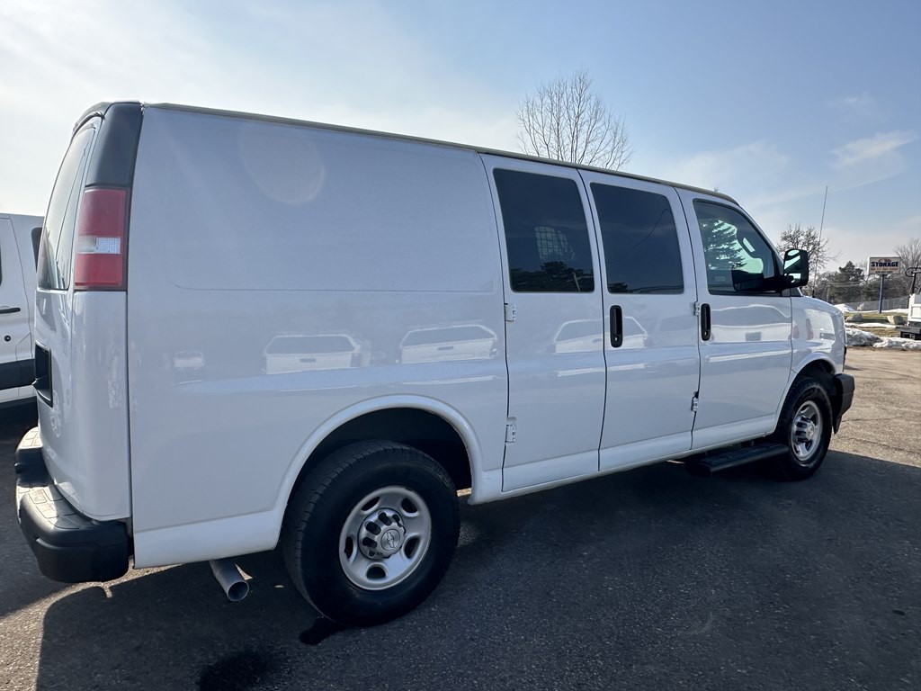 2019 Chevrolet Express Image 21