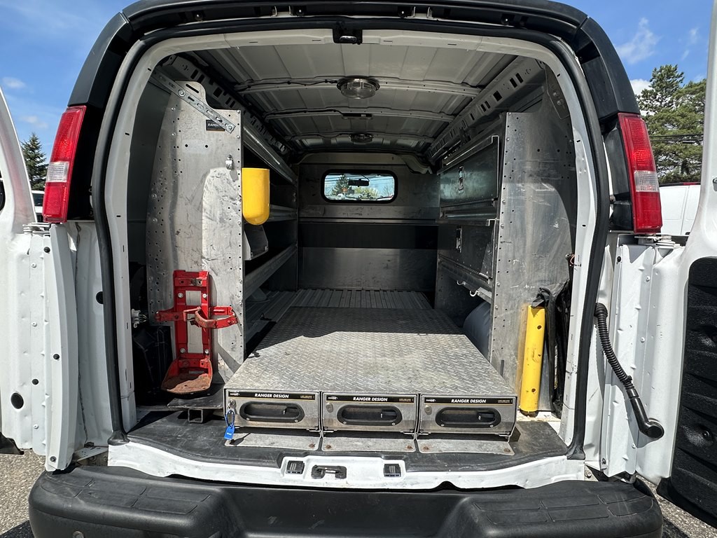 2017 Chevrolet Express Image 7