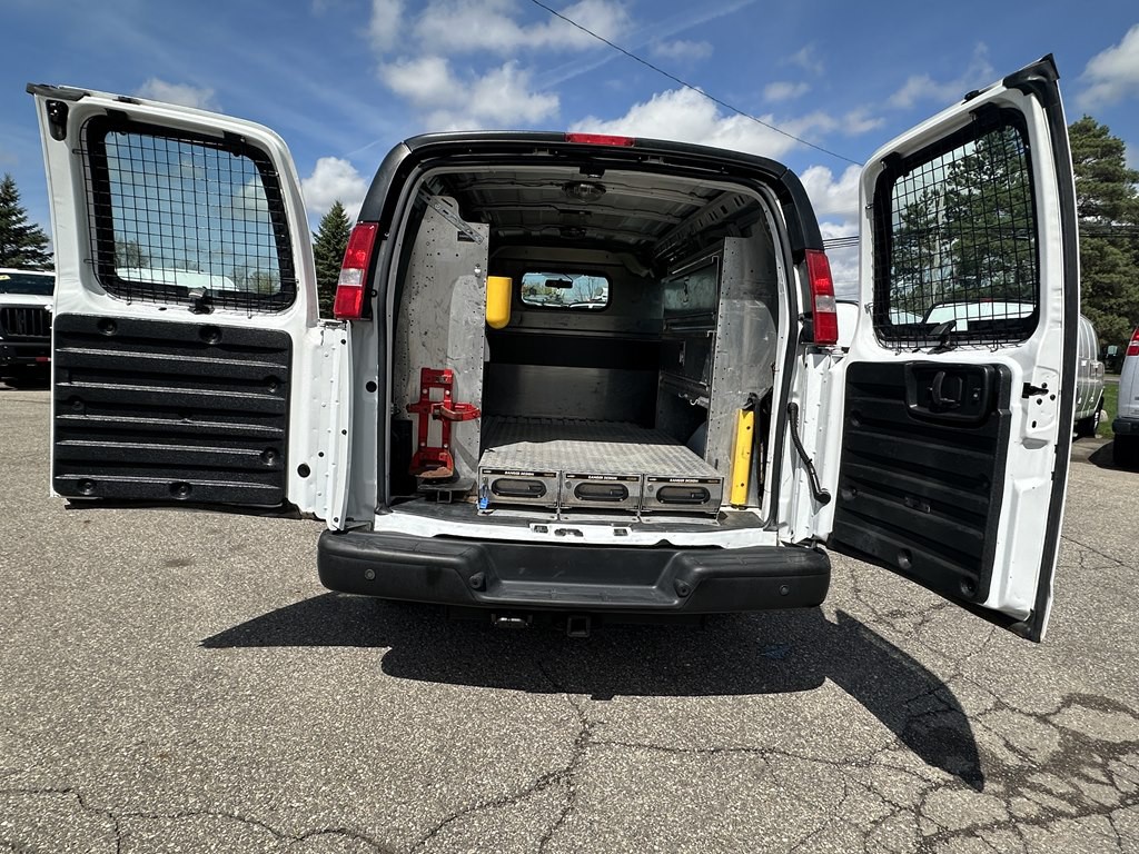 2017 Chevrolet Express Image 8