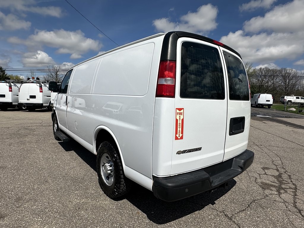 2017 Chevrolet Express Image 14