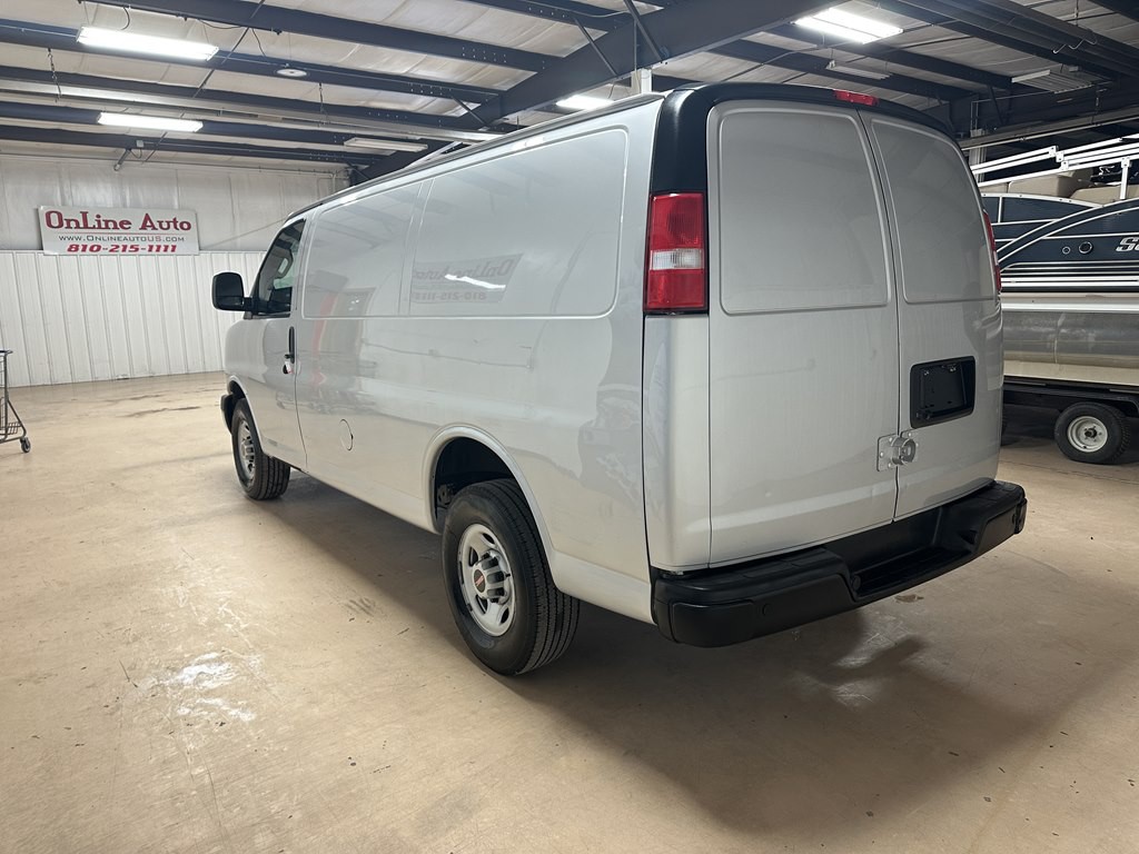 2019 GMC Savana Image 4