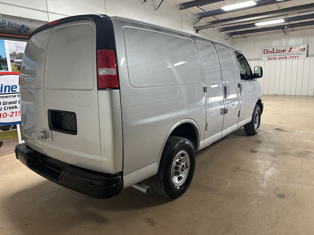 2019 GMC Savana Image 6