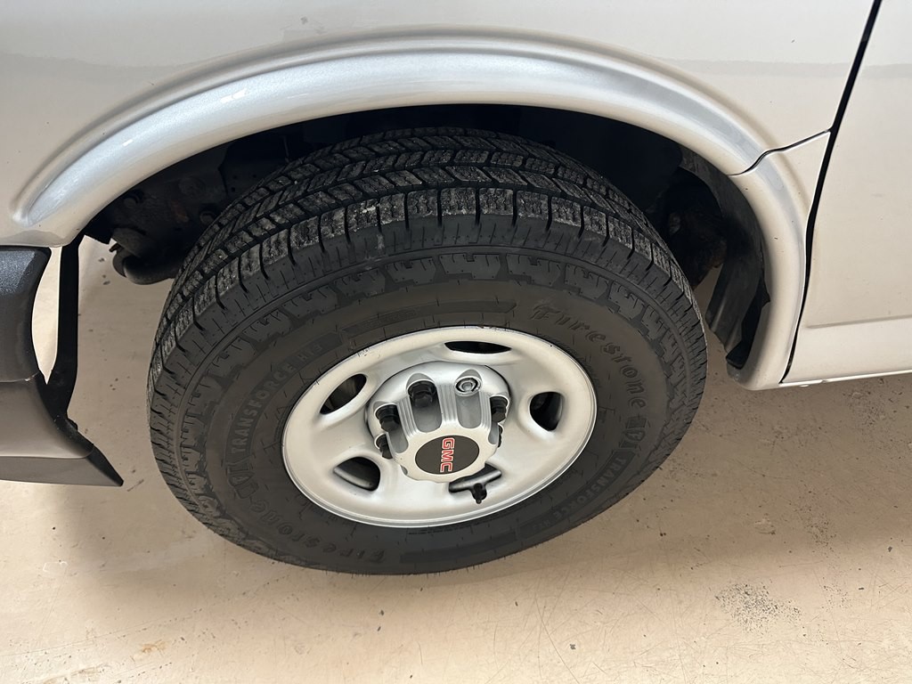 2019 GMC Savana Image 9