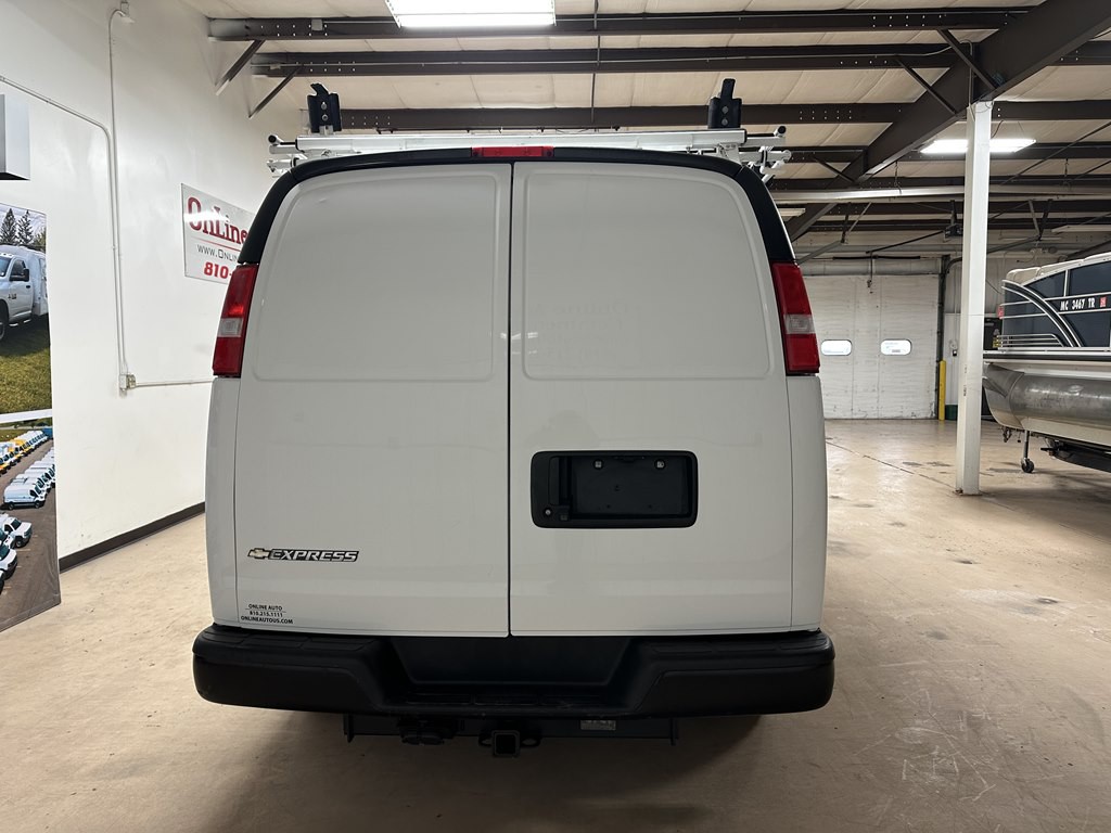 2022 Chevrolet Express Image 4
