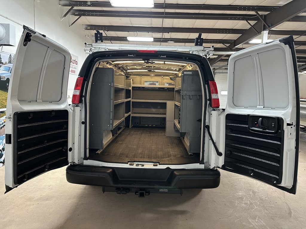 2022 Chevrolet Express Image 6