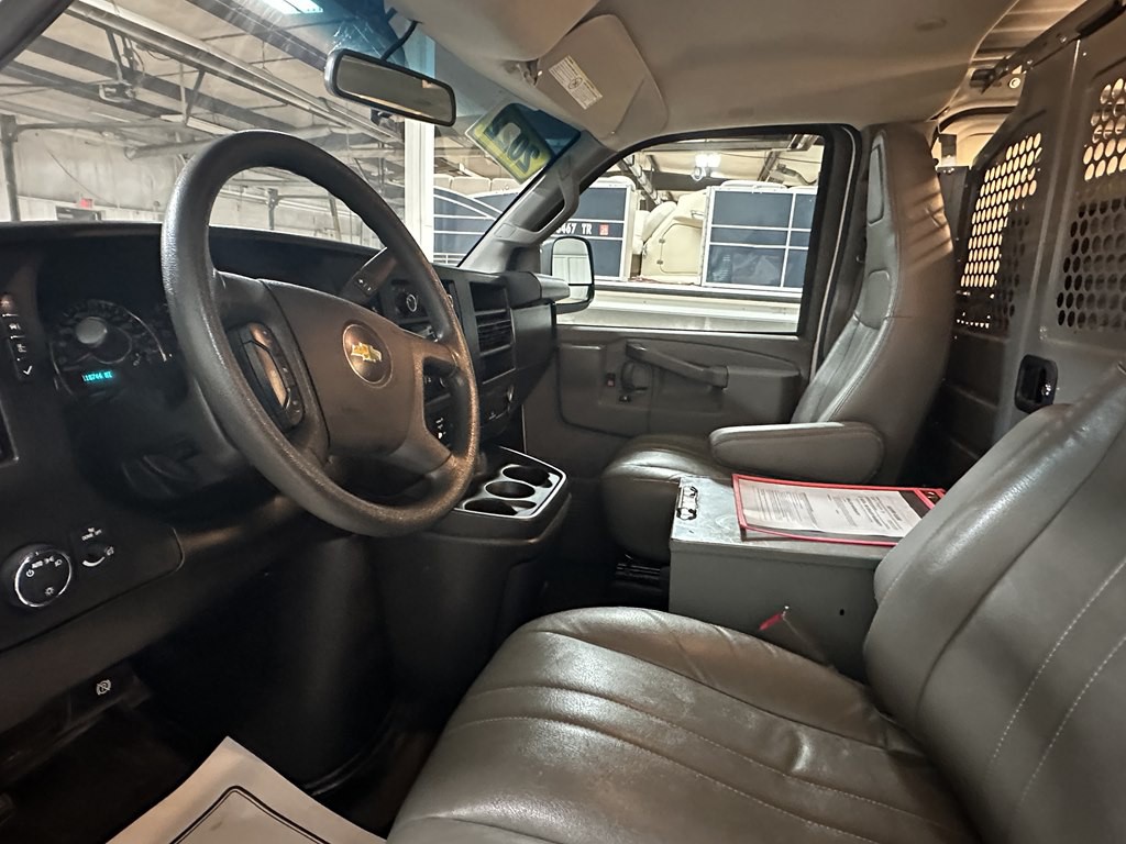 2022 Chevrolet Express Image 13