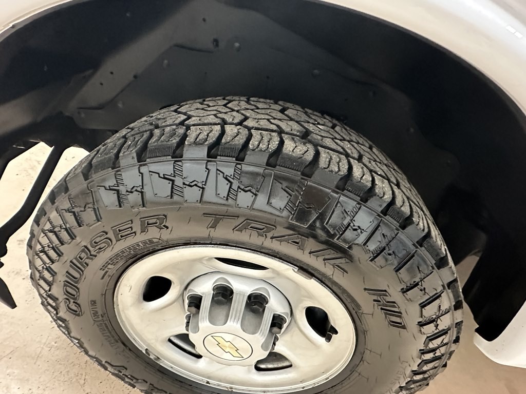 2022 Chevrolet Express Image 14