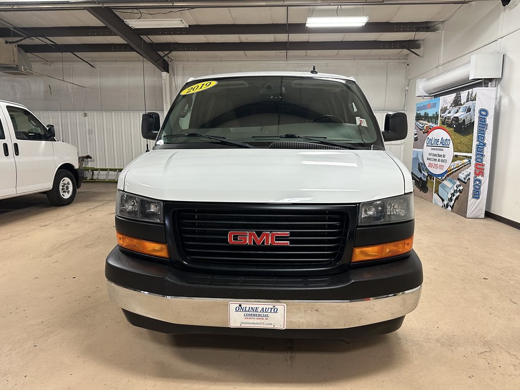 2019 GMC Savana Image 2
