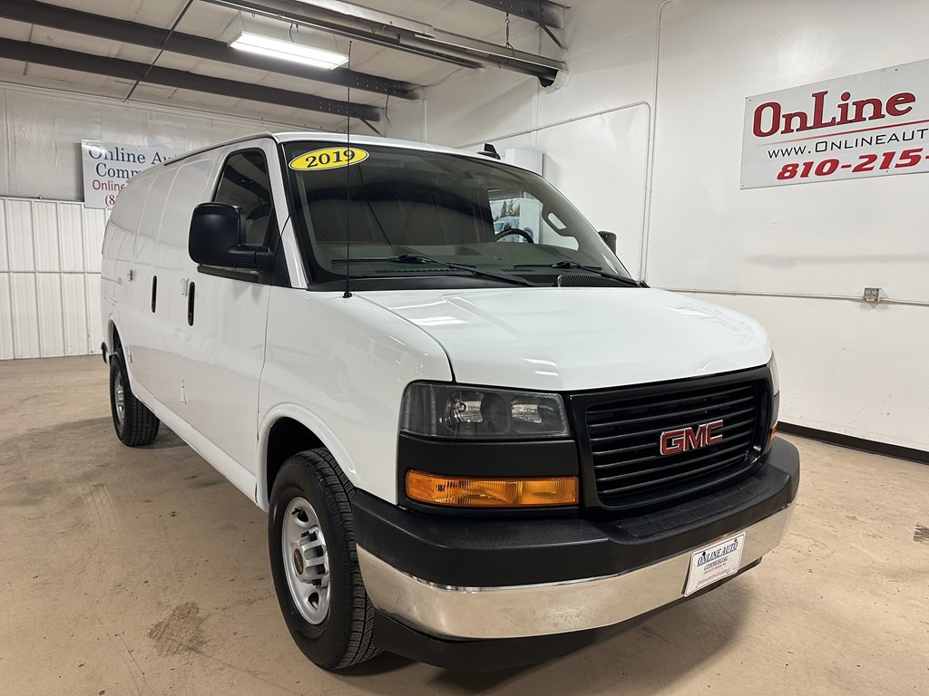 2019 GMC Savana Image 3