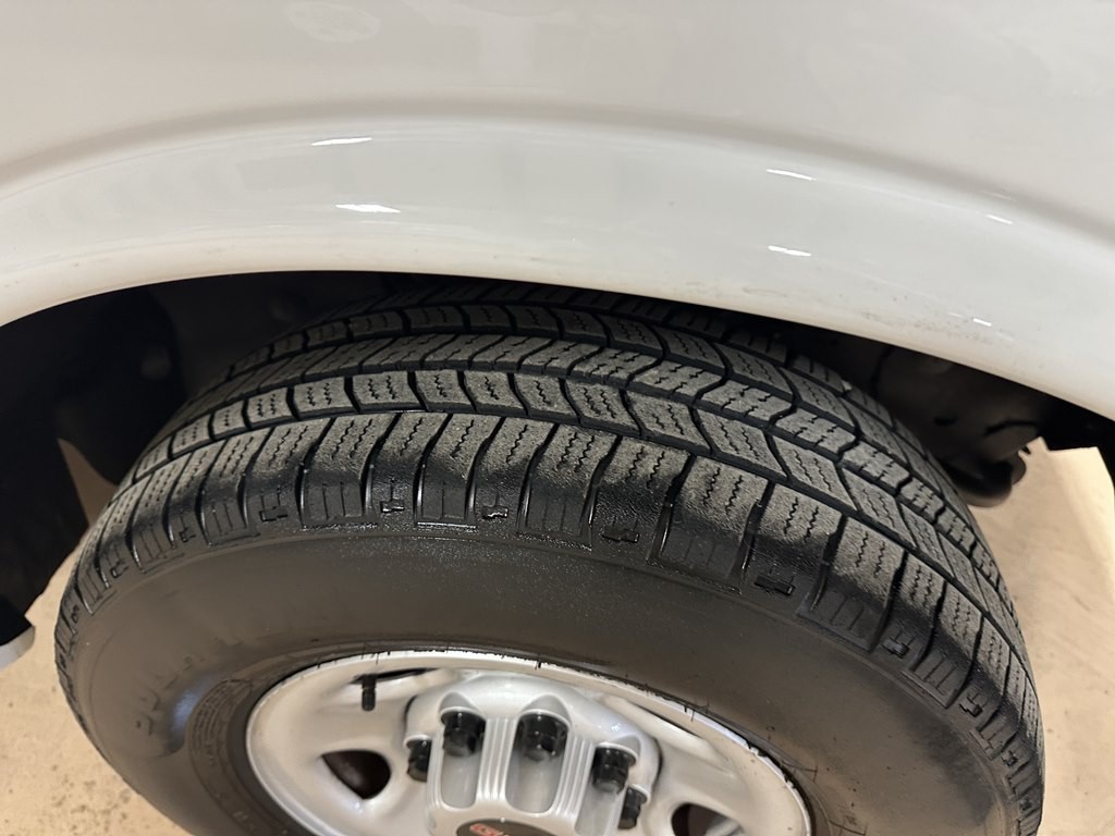 2019 GMC Savana Image 5