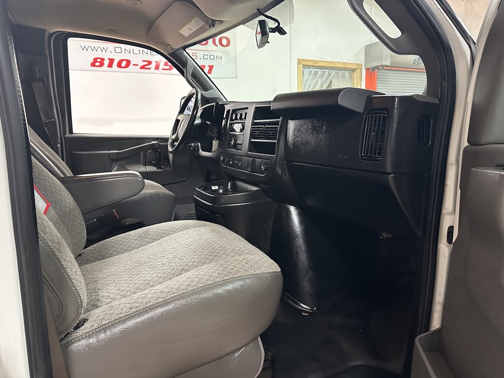 2019 GMC Savana Image 6
