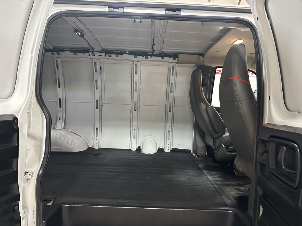2019 GMC Savana Image 8