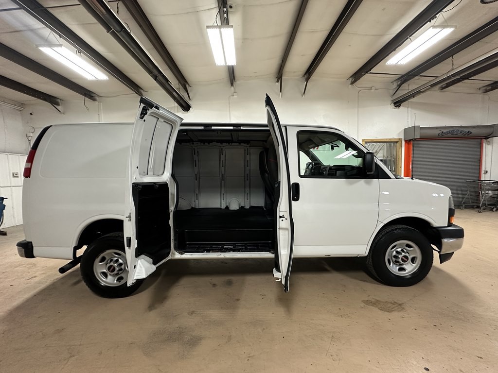 2019 GMC Savana Image 9