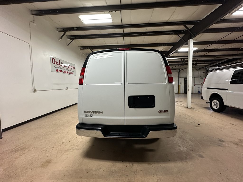 2019 GMC Savana Image 11
