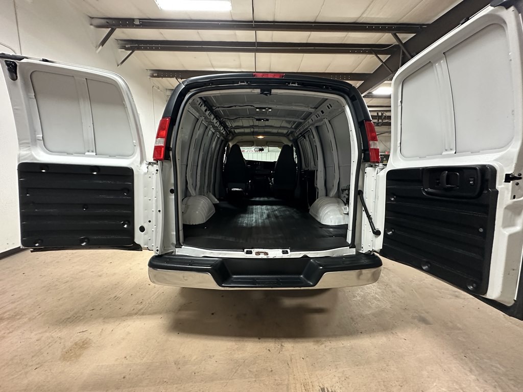 2019 GMC Savana Image 12