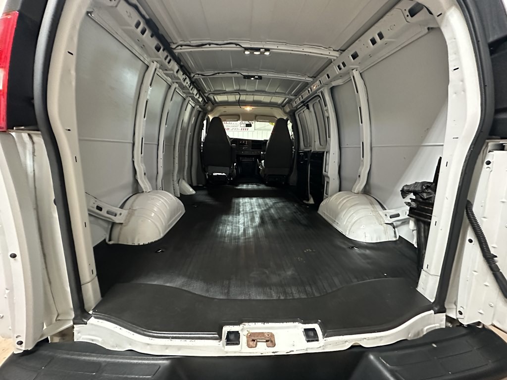 2019 GMC Savana Image 13