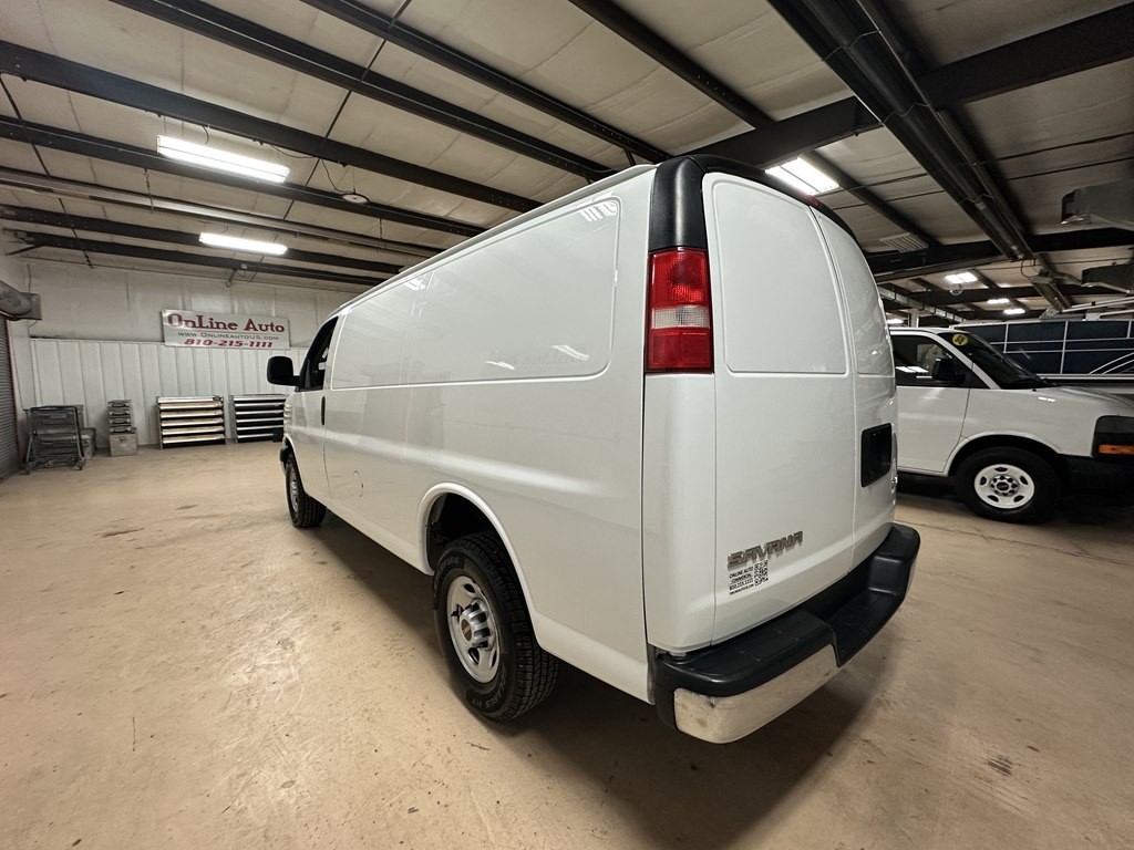 2019 GMC Savana Image 14