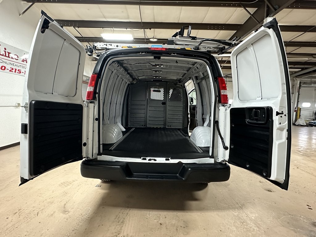 2020 GMC Savana Image 11