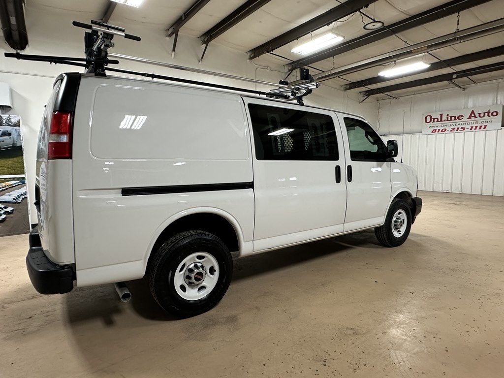 2020 GMC Savana Image 2