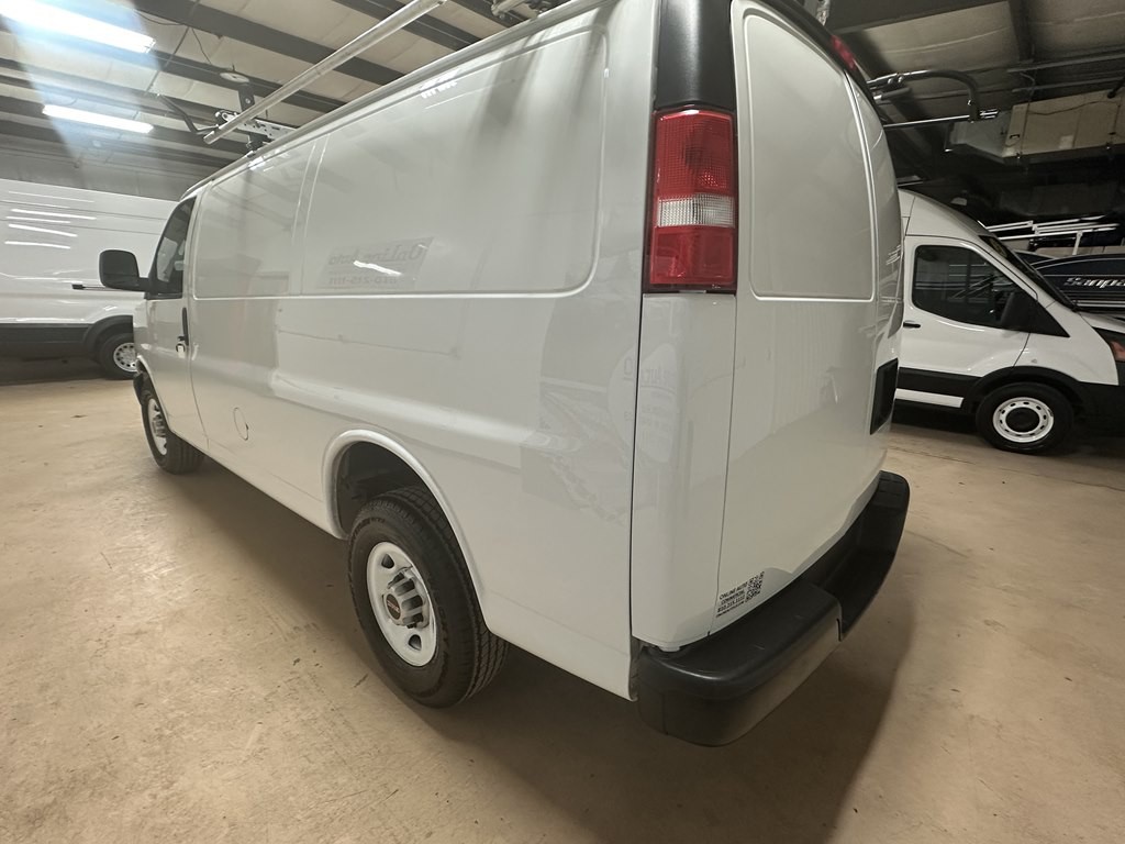 2020 GMC Savana Image 4