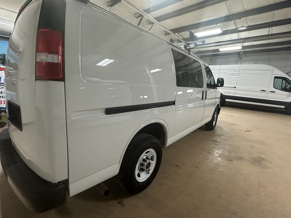 2020 GMC Savana Image 6