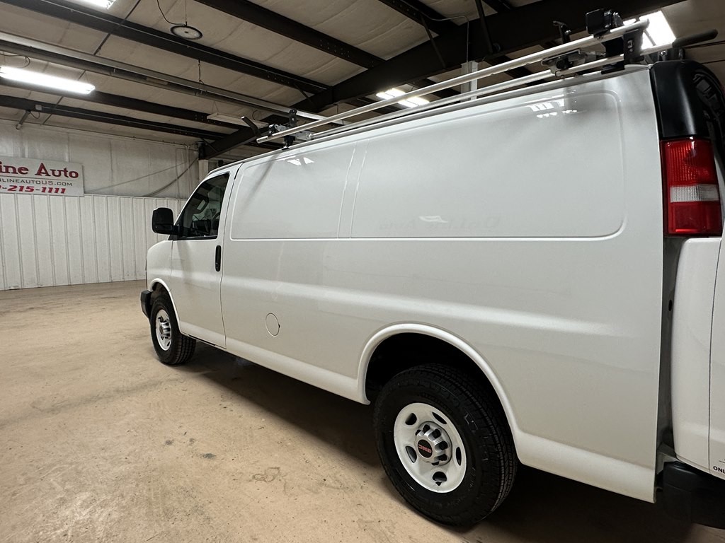 2020 GMC Savana Image 4