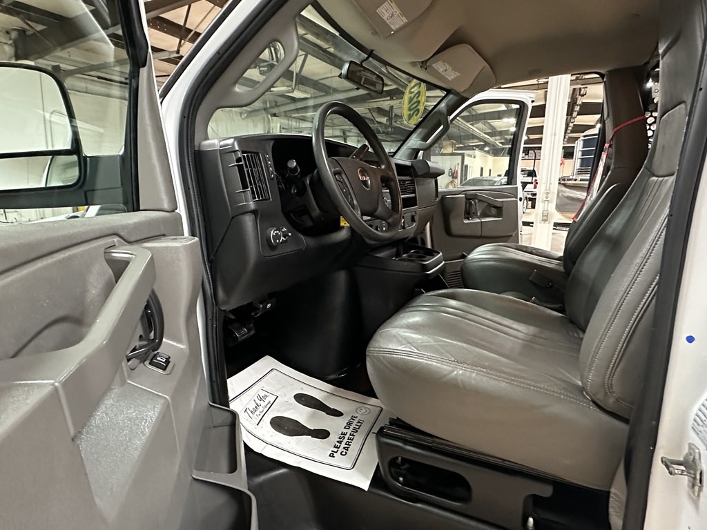 2020 GMC Savana Image 6