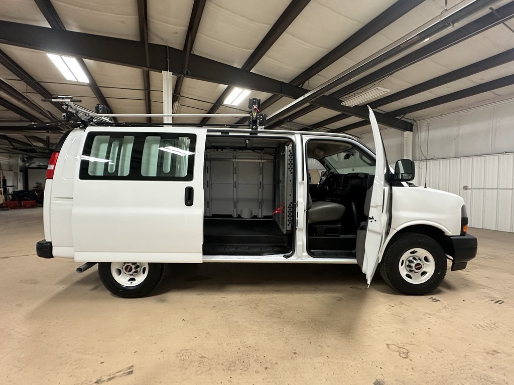2020 GMC Savana Image 12