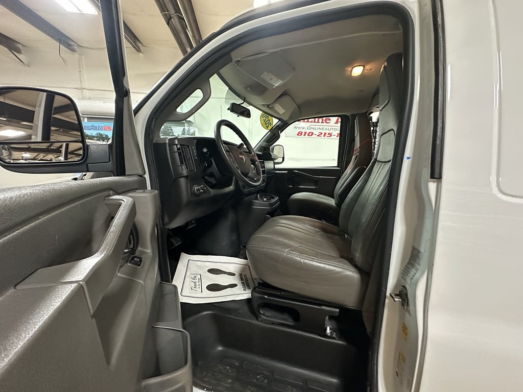 2020 GMC Savana Image 21
