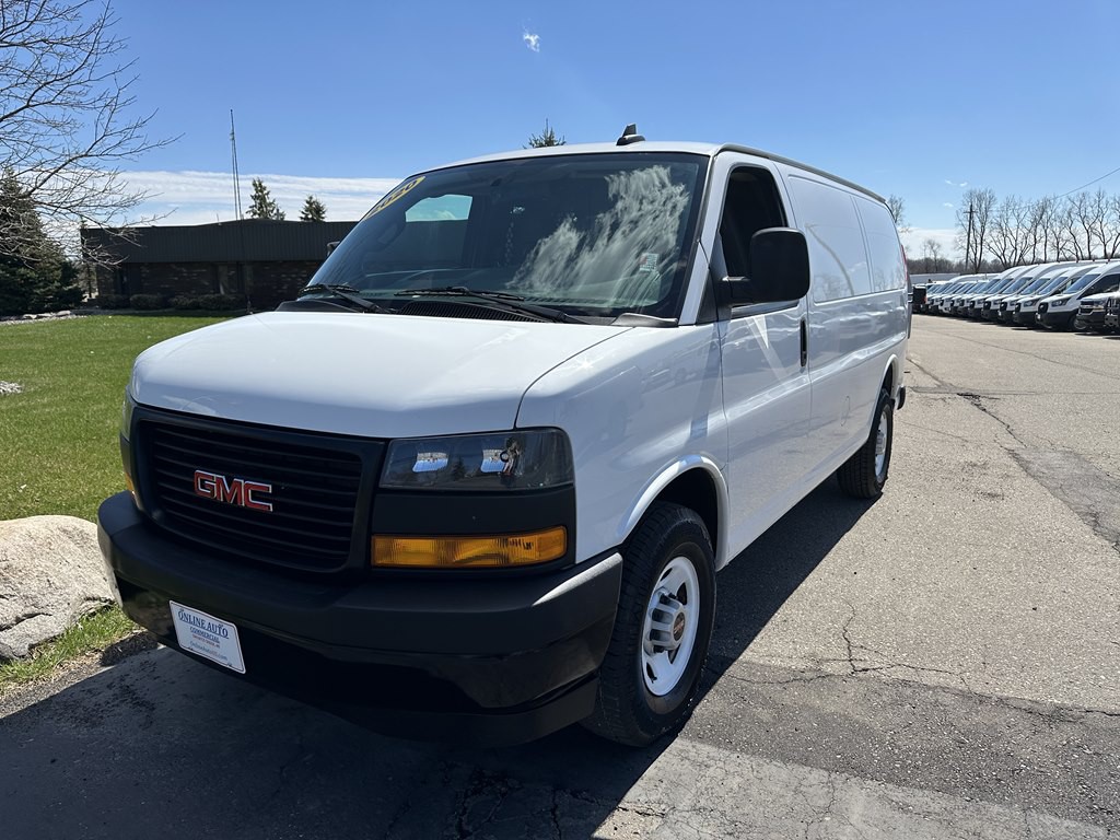 2020 GMC Savana Image 2