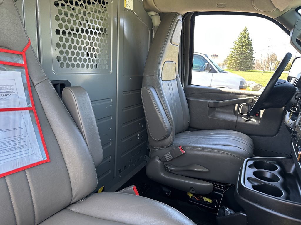 2020 GMC Savana Image 8