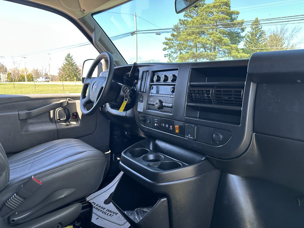 2020 GMC Savana Image 9