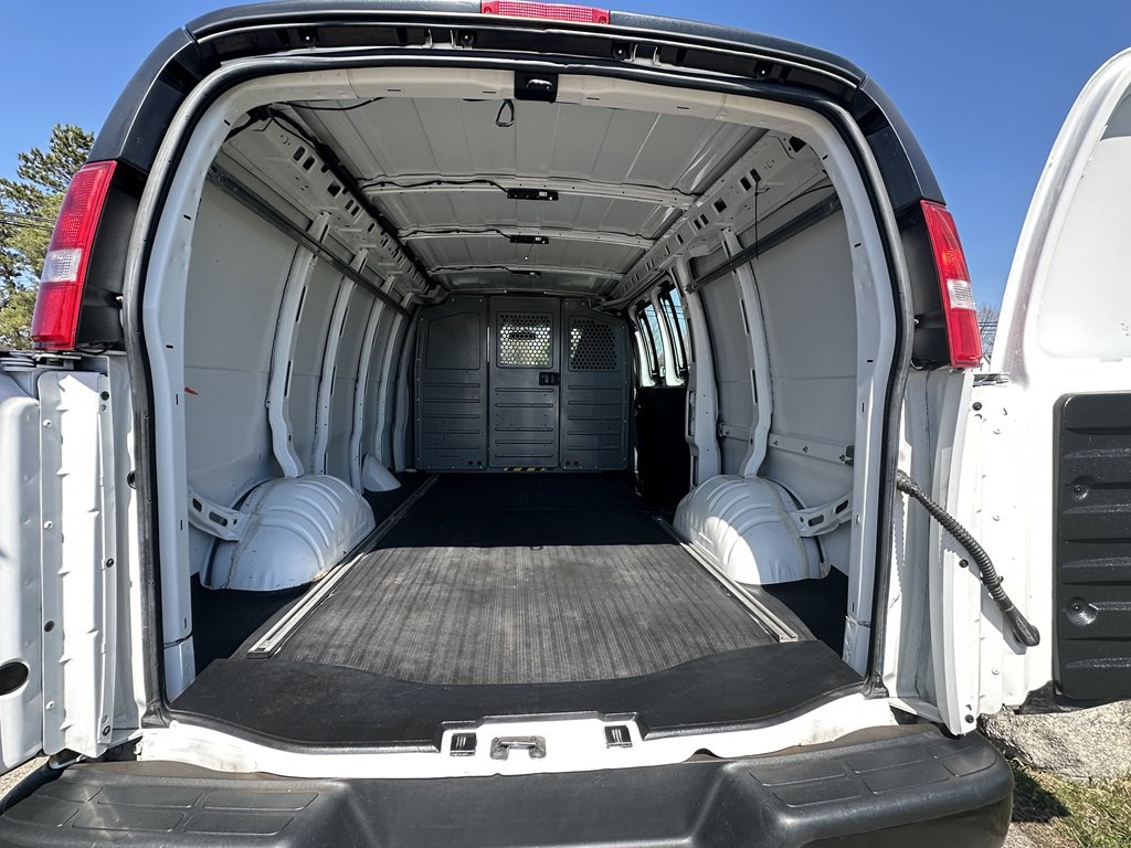 2020 GMC Savana Image 14