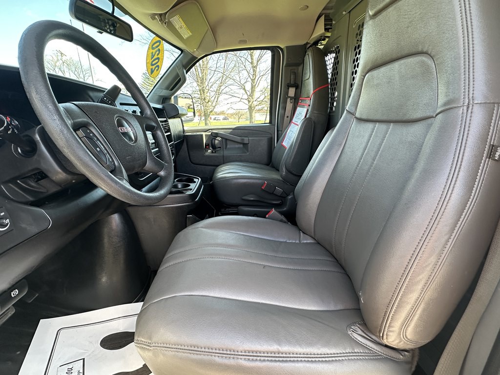 2020 GMC Savana Image 19