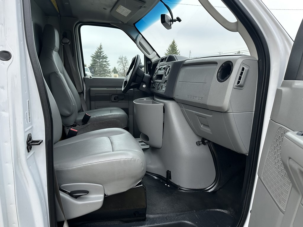 2022 Ford Econoline Image 11