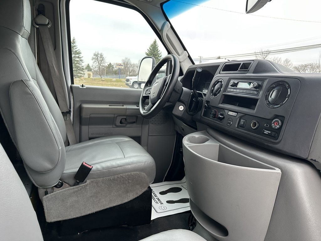 2022 Ford Econoline Image 13