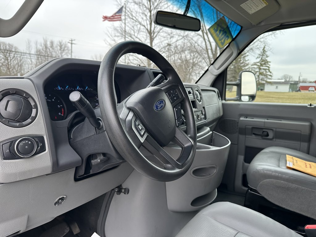 2022 Ford Econoline Image 25