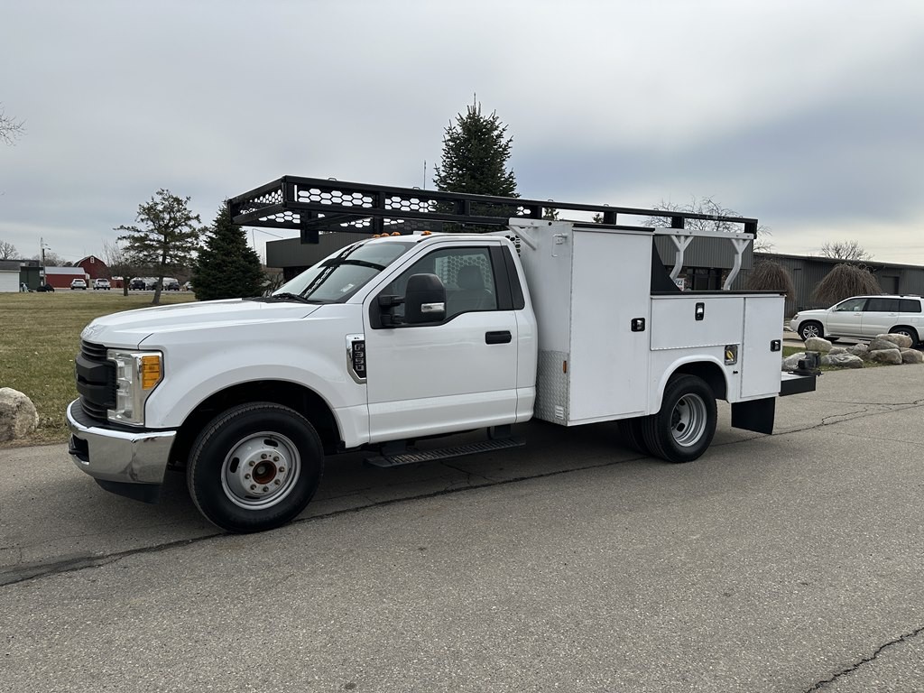 2017 Ford F-350 Image 1