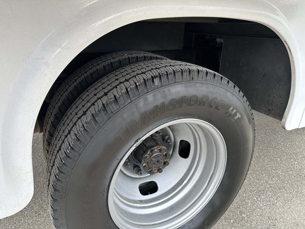 2017 Ford F-350 Image 9