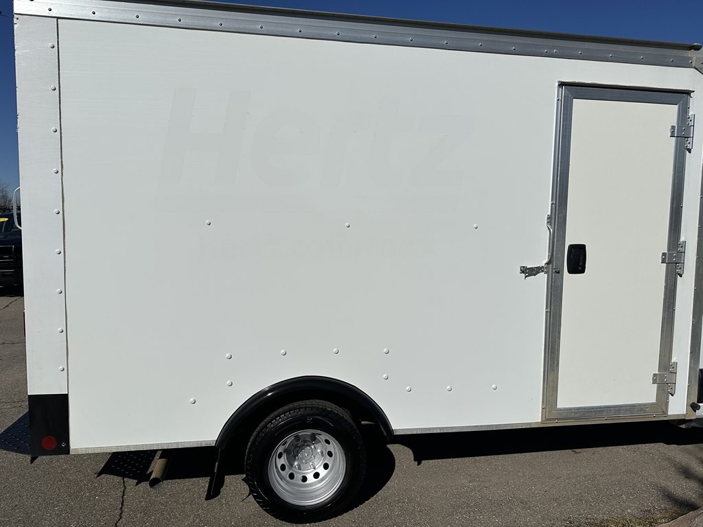 2023 Ford 12' Box Truck Image 7