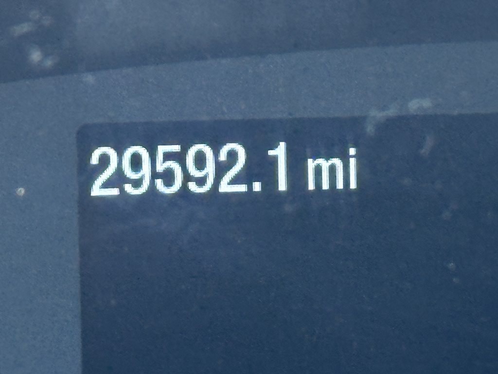 2023 Ford 12' Box Truck Image 13