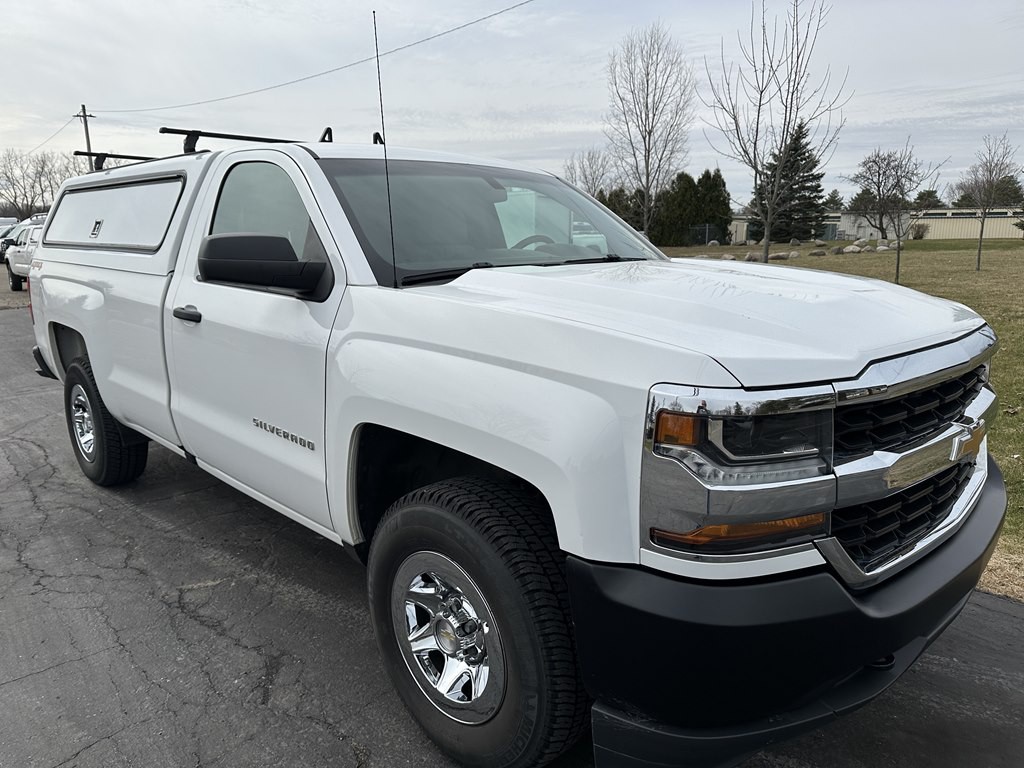 2018 Chevrolet Silverado 1500 Image 2