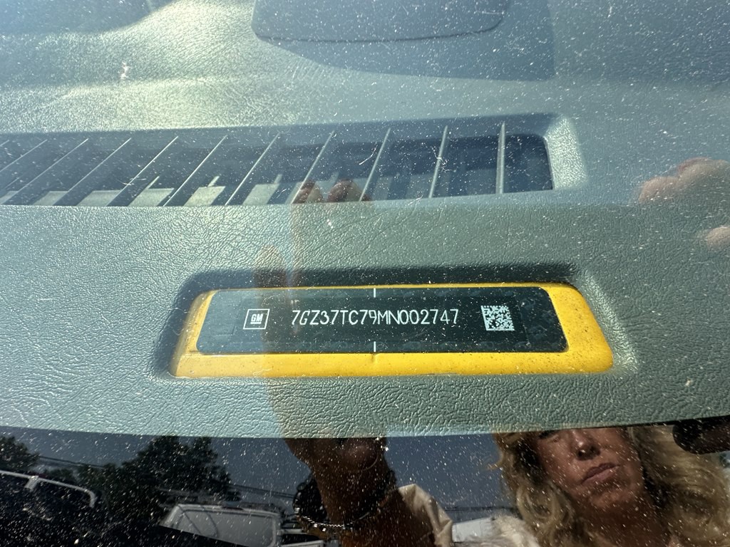 2021 GMC Savana Image 18