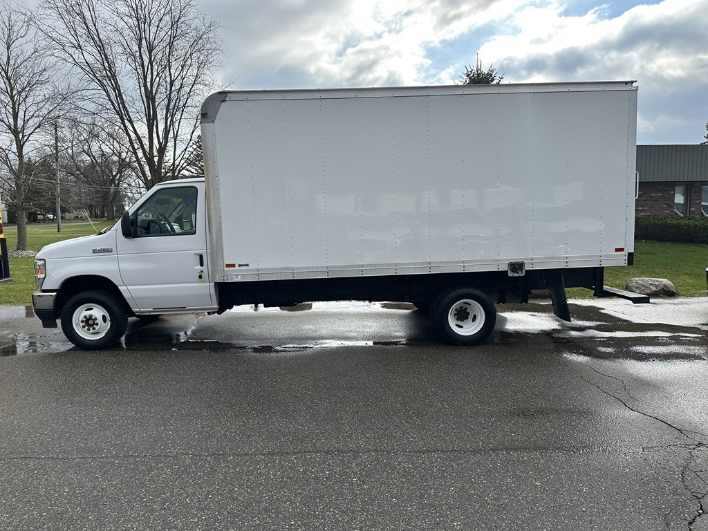 2023 Ford Econoline Image 2