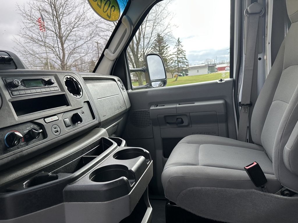 2023 Ford Econoline Image 9