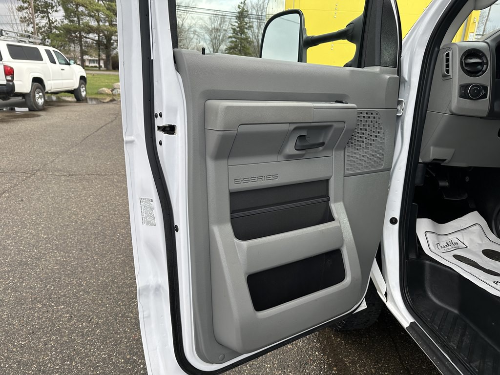 2023 Ford Econoline Image 11