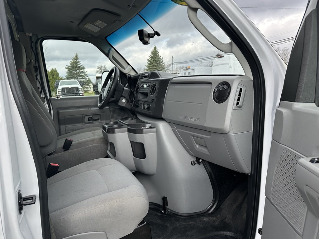 2023 Ford Econoline Image 16
