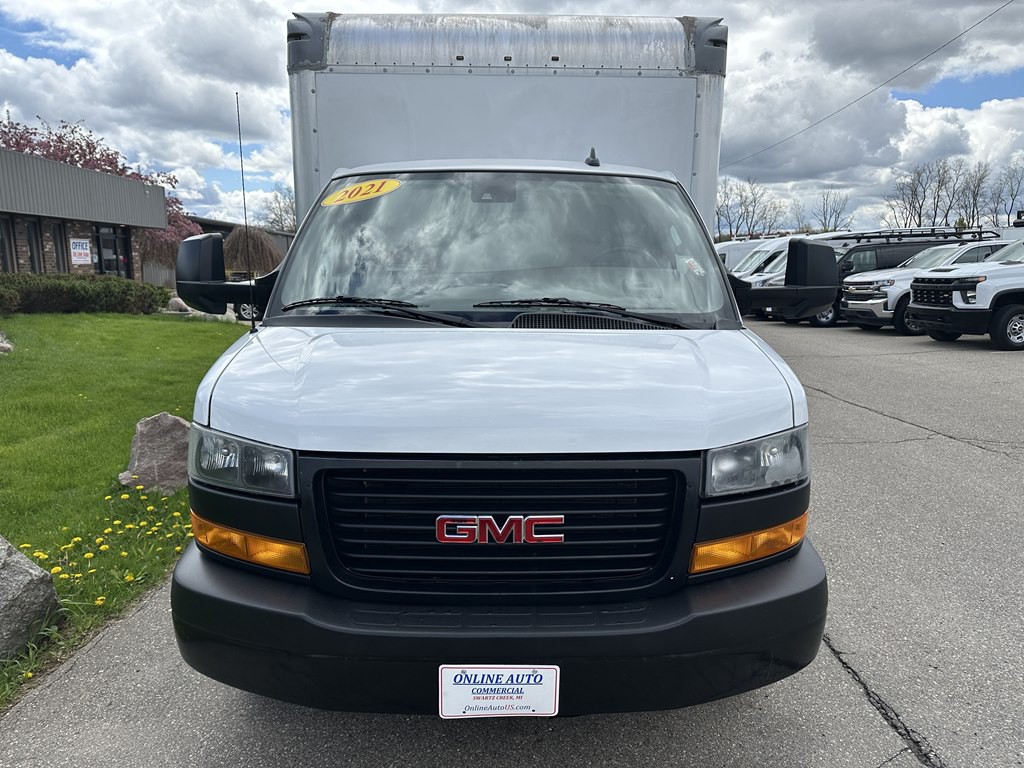 2021 GMC Savana Image 3