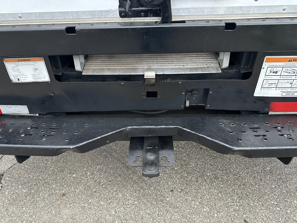2021 GMC Savana Image 10